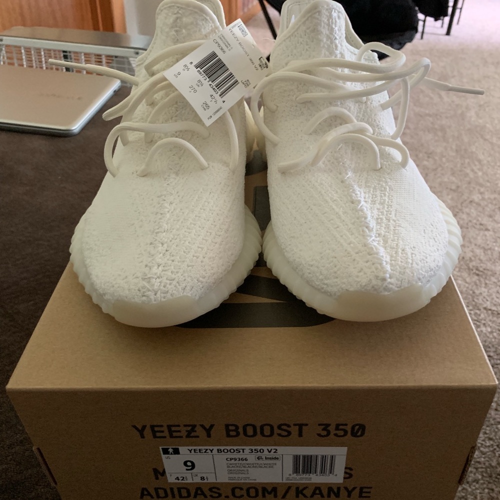 DS size 9 triple white yeezys